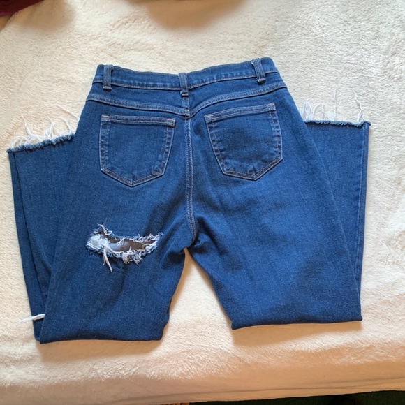 Booty Ripped Jeans - Picture 2 of 2